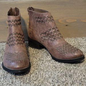 Not Rated Ankle Boots size 8